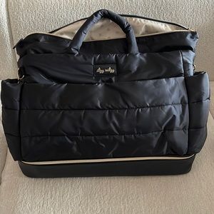 Itzy Ritzy dream weekender bag